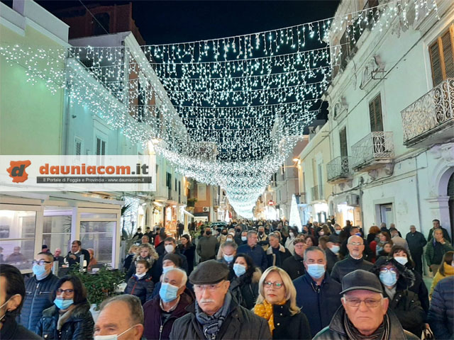 Bagno di folla per il nuovo sindaco di Manfredonia Gianni Rotice al comizio di ringraziamento che si è svolto il 27 novembre 2021 a Piazza Stella
