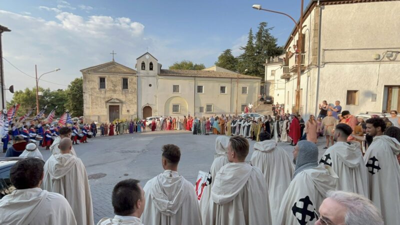 I Calatrava di Orsara spettacolo nel Cortile di Palazzo Baronale il 12 giugno 2026 alle ore 18 ad Orsara di Puglia