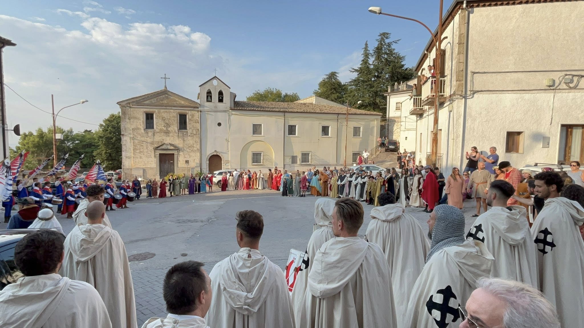 I Calatrava di Orsara spettacolo nel Cortile di Palazzo Baronale il 12 giugno 2026 alle ore 18 ad Orsara di Puglia
