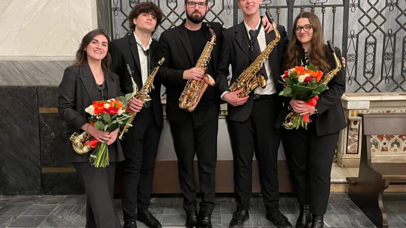 Musica Libera prosegue con Per Quattro, rassegna dedicata al quartetto di sax, con tre concerti gratuiti all’Auditorium Luigi Russo dal 26 al 29 marzo 2025 alle ore 19:00 con docenti e studenti del Conservatorio di Rodi Garganico