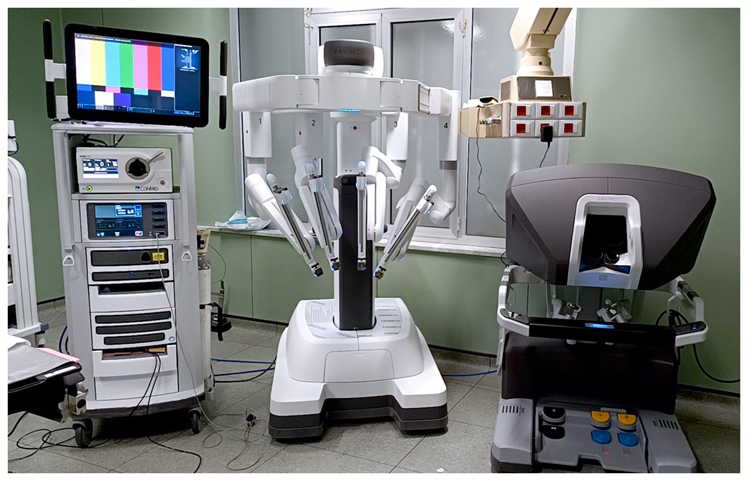 CHIRURGIA MINI-INVASIVA, INSTALLATA ALL’OSPEDALE ECCLESIASTICO CASA SOLLIEVO ANCHE LA QUARTA SERIE DEL PIÙ EVOLUTO ROBOT CHIRURGICO IN CIRCOLAZIONE