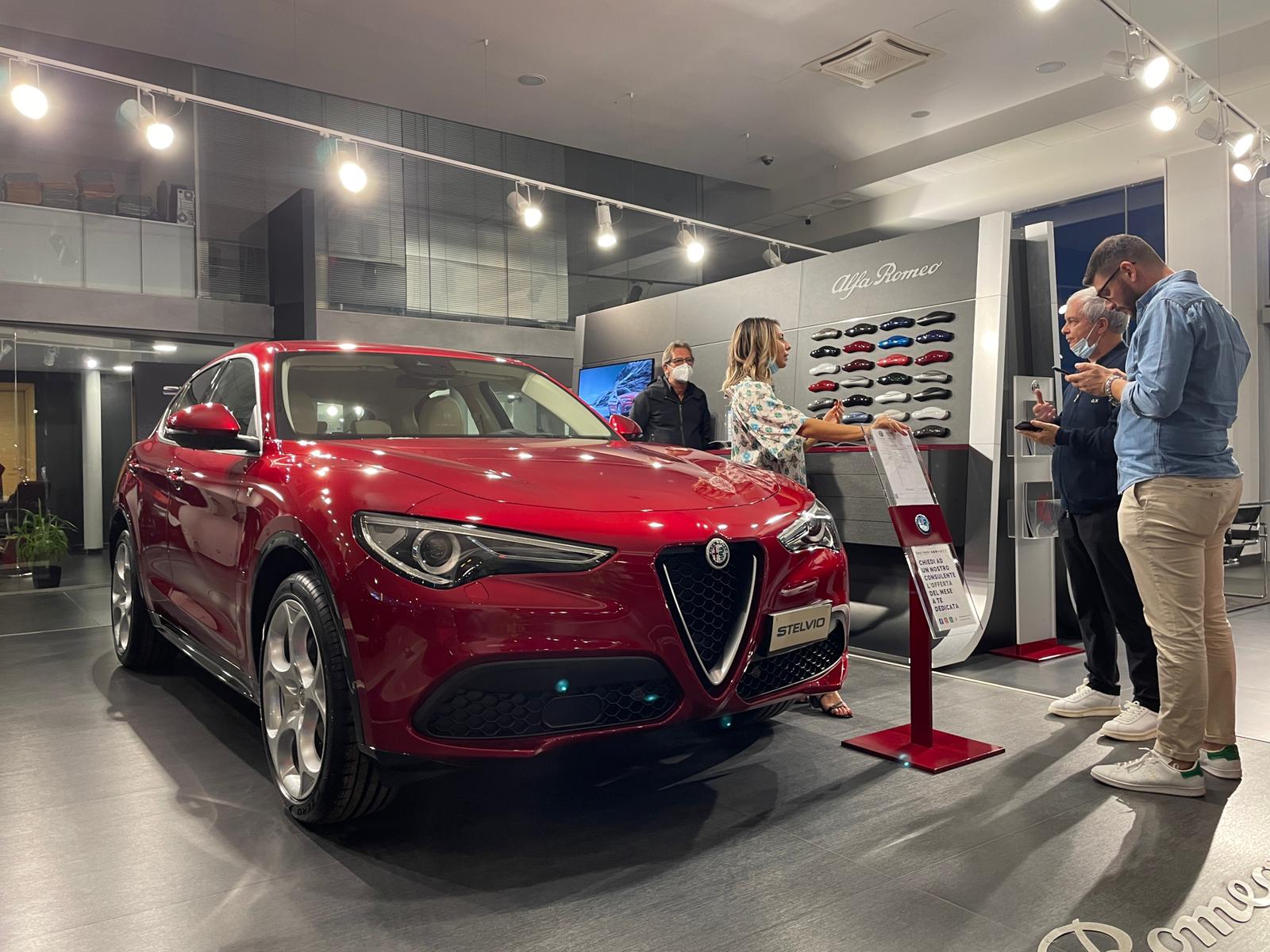 Al via gli ordini dell’Alfa Stelvio 6C Villa d’Este: la più alta espressione dell’eleganza Alfa Romeo prodotta in soli 85 esemplari. Presentata in anteprima in Capitanata presso la Concessionaria Alfa Romeo EuroVector di Foggia il 24 settembre 2021