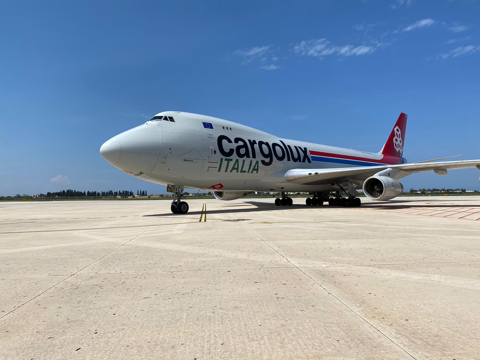 Atterrato all’aeroporto di Bari un Boeing 747 cargo dalla Cina con 65 tonnellate di DPI acquistati dalla Regione Puglia