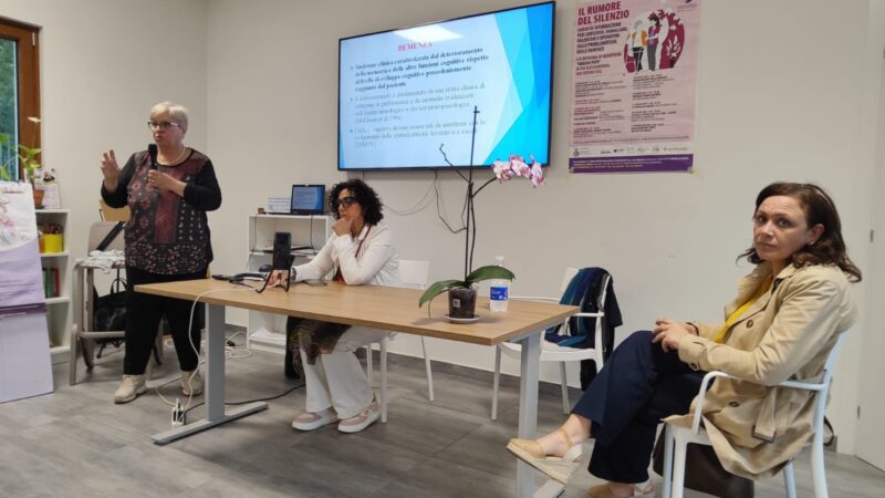 Anche nel 2025 l’Associazione Umanità Nuova La Casa dei Sogni ha organizzato a San Severo il corso di in-formazione realizzato da specialisti sull’arte di prendersi cura delle persone fragili e con demenze rivolto ai familiari caregiver ed ai volontari