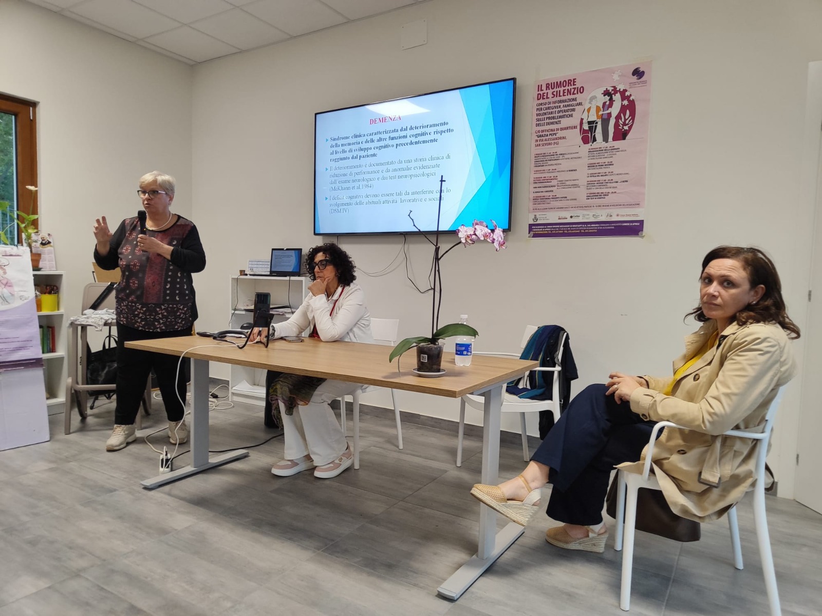 Anche nel 2025 l’Associazione Umanità Nuova La Casa dei Sogni ha organizzato a San Severo il corso di in-formazione realizzato da specialisti sull’arte di prendersi cura delle persone fragili e con demenze rivolto ai familiari caregiver ed ai volontari
