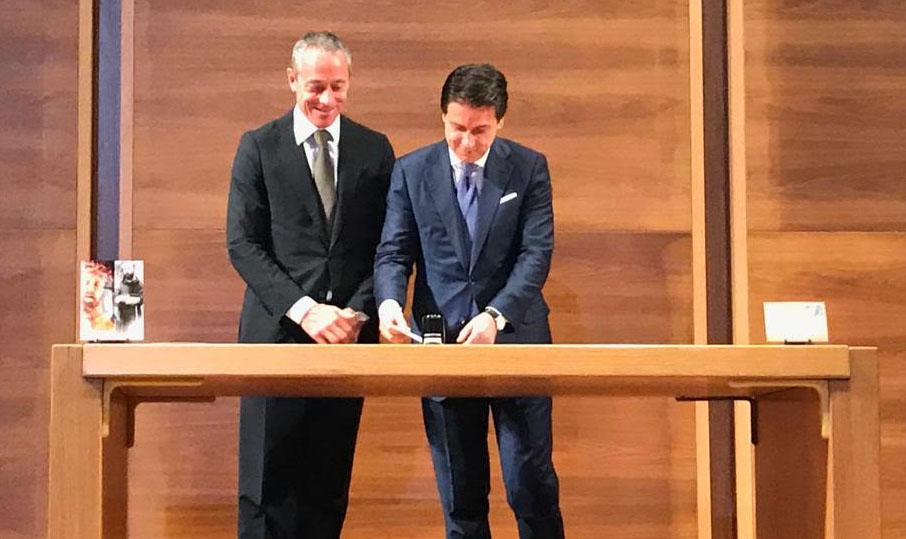 POSTE ITALIANE PRESENTA IL FRANCOBOLLO DEDICATO A SAN PIO DA PIETRELCINA