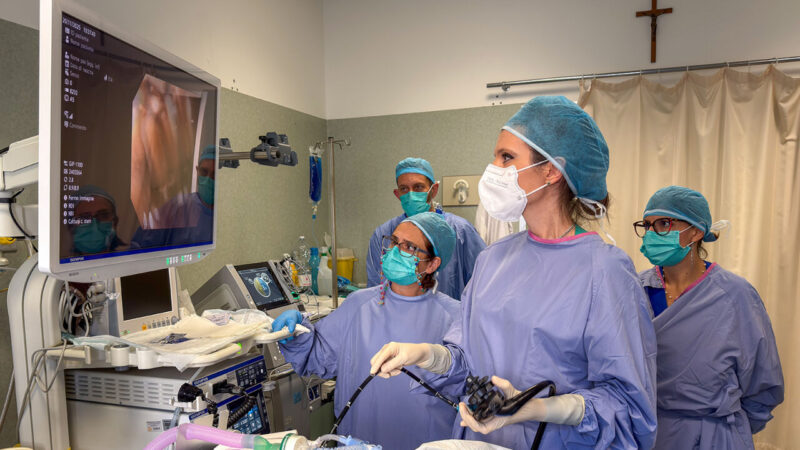 Eseguita per la prima volta al Sud Italia una gastroplastica speciale che riduce lo stomaco e la secrezione dell’ormone della fame all’IRCCS Casa Sollievo della Sofferenza di San Giovanni Rotondo