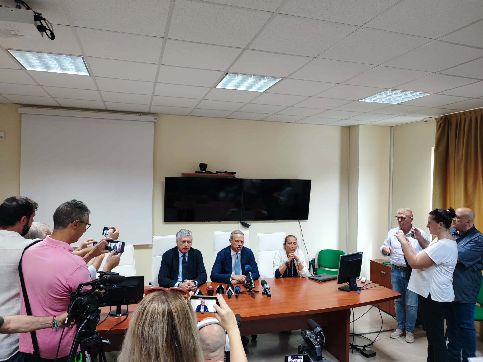 Foggia: dal Policlinico Riuniti e dall’Università un appello al rispetto degli operatori sanitari