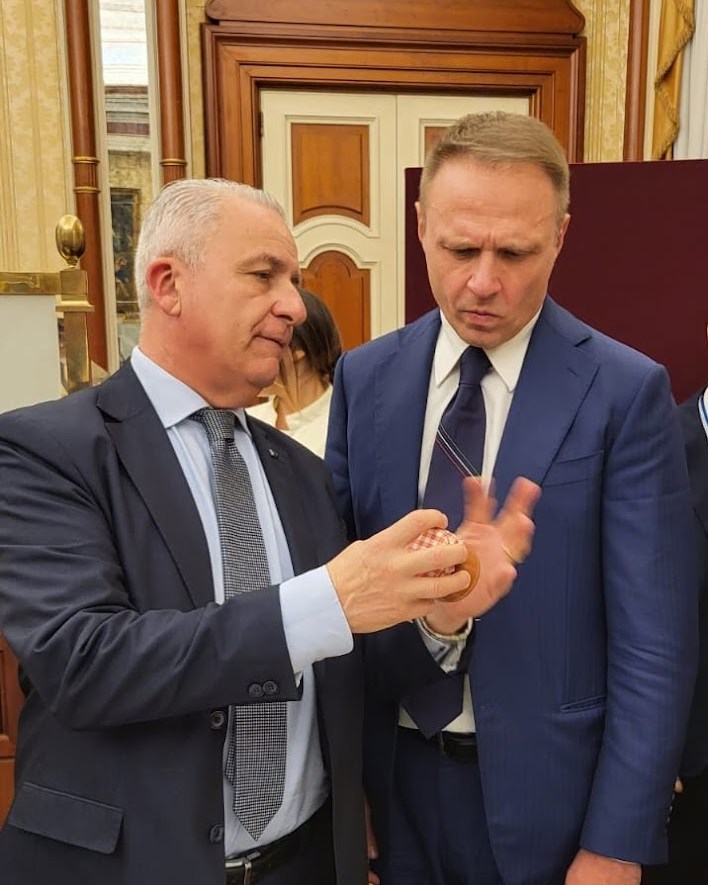 L’ Avv On Giandiego Gatta (Forza Italia PPE) ha presentato interrogazione al Ministro dell’Agricoltura sui recenti casi di Xylella fastidiosa nel Gargano