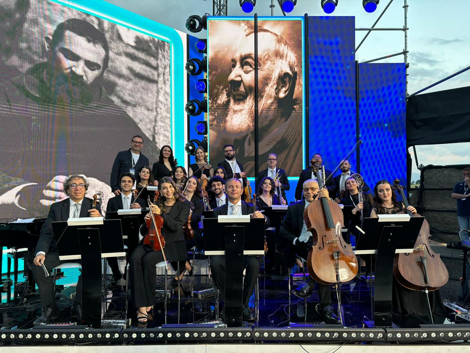 L’Orchestra foggiana Ico Suoni del Sud mercoledì 3 luglio 2024 in prima serata su Rai1 con Mara Venier a Una voce per Padre Pio