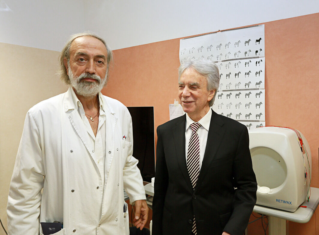 Cautela nell’uso dello smartphone per i bambini e dei computer per gli adulti: i consigli del dott Antonio Laborante Primario dell’Unità di Oculistica dell’IRCCS Casa Sollievo della Sofferenza di San Giovanni Rotondo