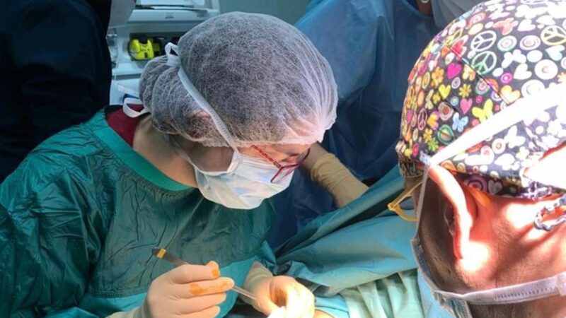 Al Policlinico Riuniti di Foggia delicato intervento chirurgico multidisciplinare su giovane aggredita da un cane