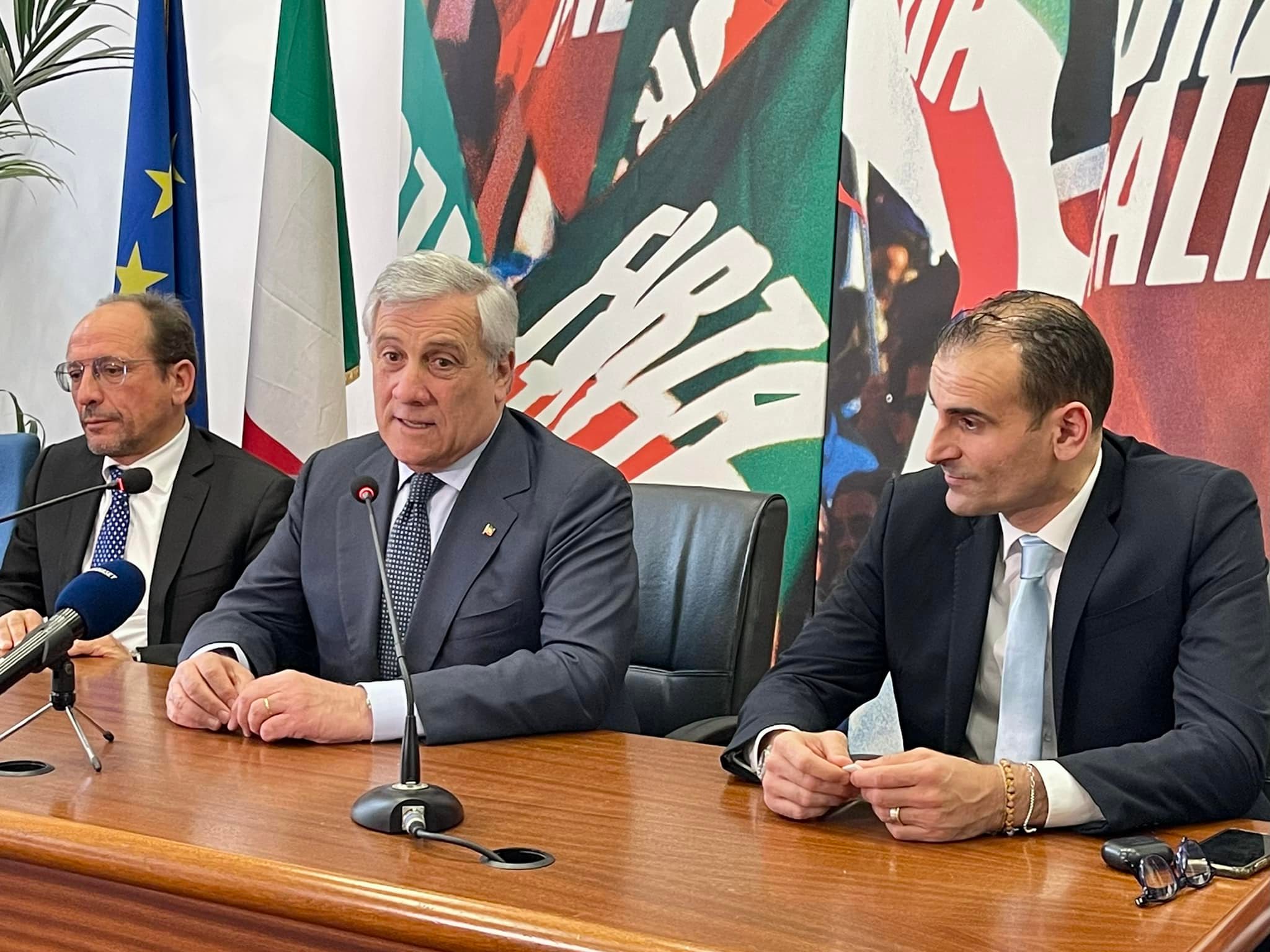 Nuovi ingressi in Forza Italia: il sindaco di Apricena Antonio Potenza e il consigliere regionale Paolo Dell’Erba