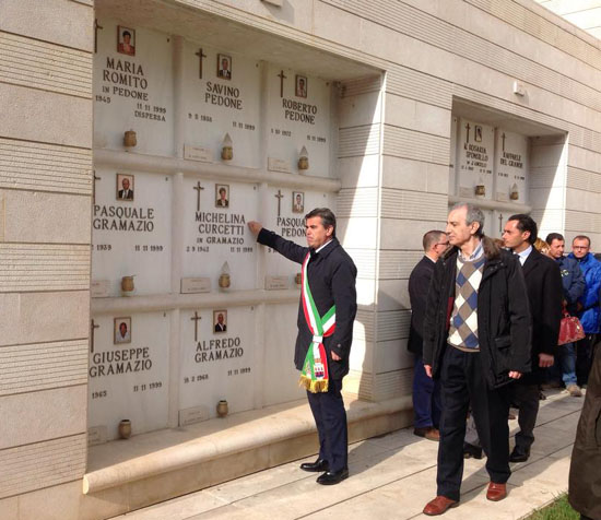 Il sindaco di Foggia, Franco Landella, ricorda le vittime del crollo di viale Giotto